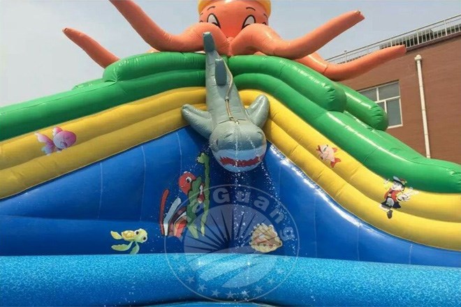 章鱼水滑梯